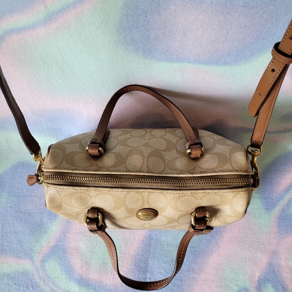 Coach Satchel - Picture 5 of 8
